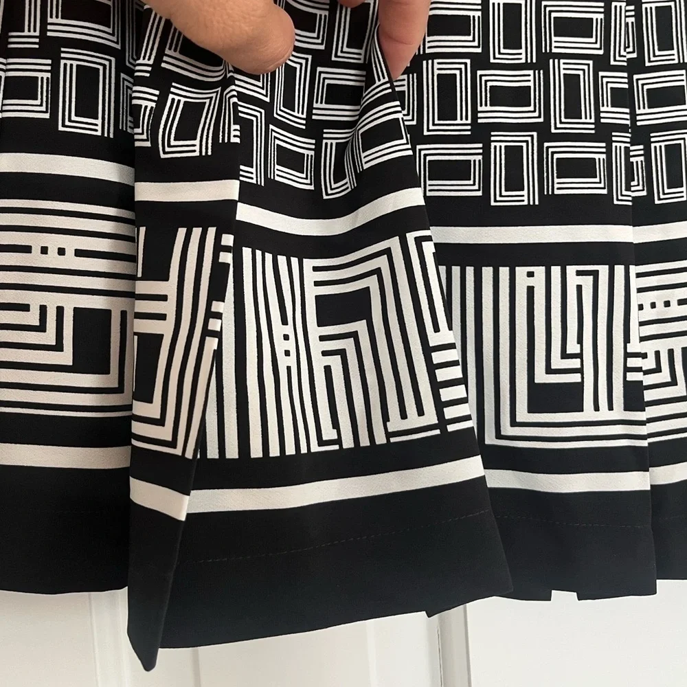 Karl Lagerfeld Black White Geometric Lightweight Pleated Mini Skirt,Women’s Sz 6 - Picture 9 of 16